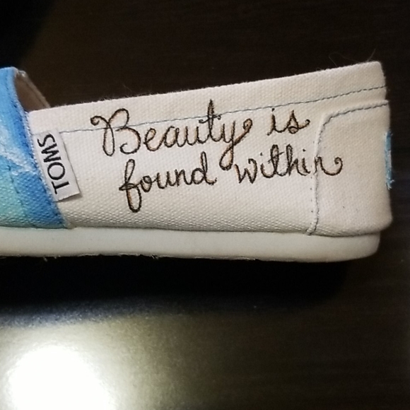 Beauty and the Beast painted TOMS size 5.5 - Picture 3 of 7